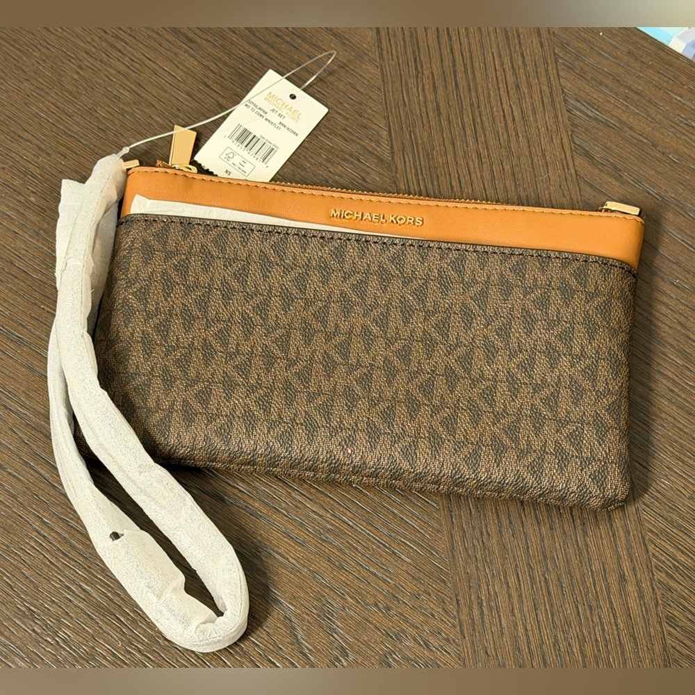 NWT - Michael Kors Signature Brown and Tan Jet Set Clutch